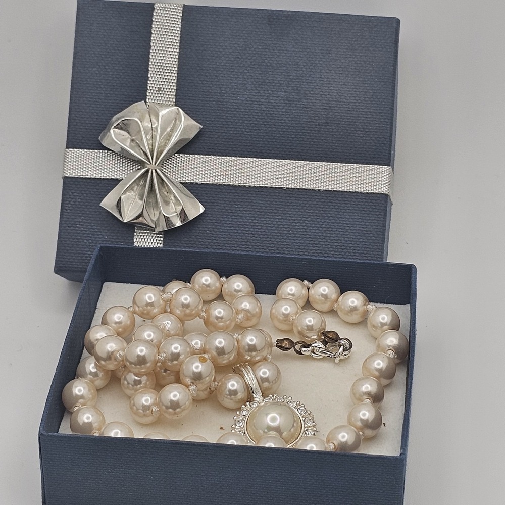 Vintage Roman Gold Tone Faux Pearl & Pave Rhinestone Pendant Necklace With Box